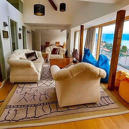 فندق Ora Lakeview Bei Interlaken 3*