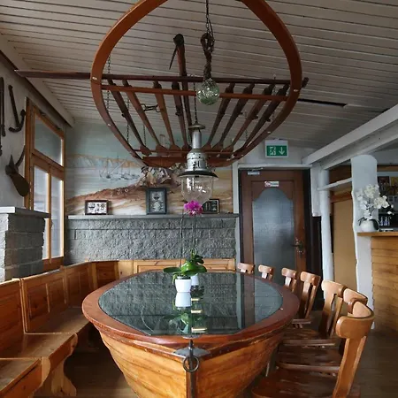 Ora Lakeview Bei Interlaken 3* نيدريد